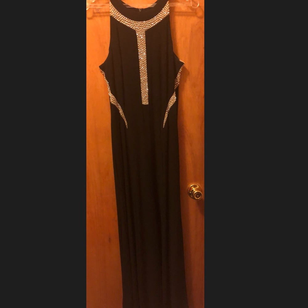 Prom/Formal Dress - Picture 2 of 4